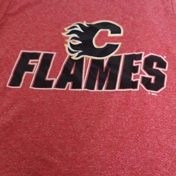 NHL Ladies Calgary Flames Logo  T-shirt Small Red - Picture 12 of 16